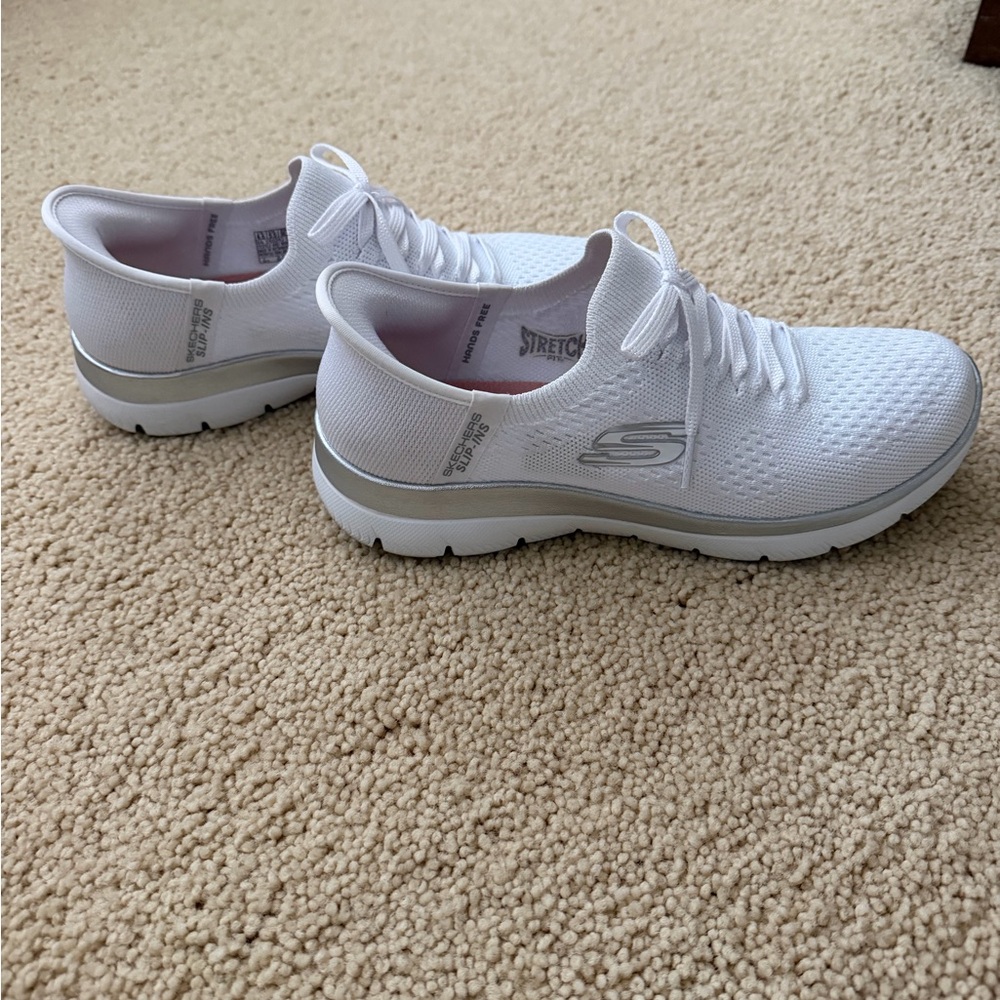 Skechers White Knit Lace-Up Sneakers with Pink Insoles - Picture 2 of 4